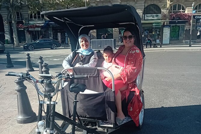 Sightseeing tour of most iconic parisian monuments (rickshaw) - A quiet pause for a difficult Paris story