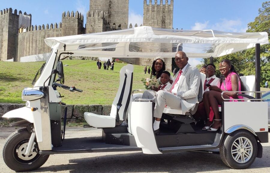 Sightseeing Tours by Electric Tuk-Tuk in Guimarães - Key points at a glance
