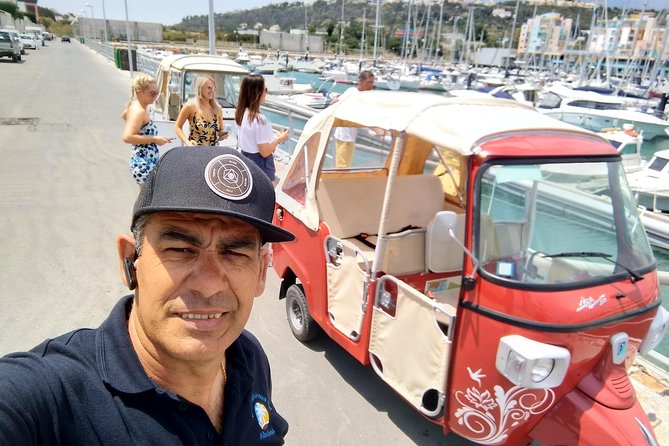 Sigtseeing in a Tuk Tuk ,Unique Experience - Andre’s guiding style and the value of personal stops