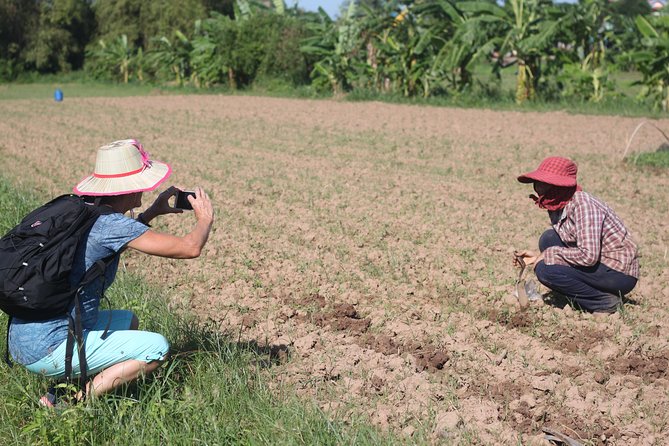 Silk Island & countryside of Phnom Penh by Tuk Tuk - A quiet Buddhist monastery