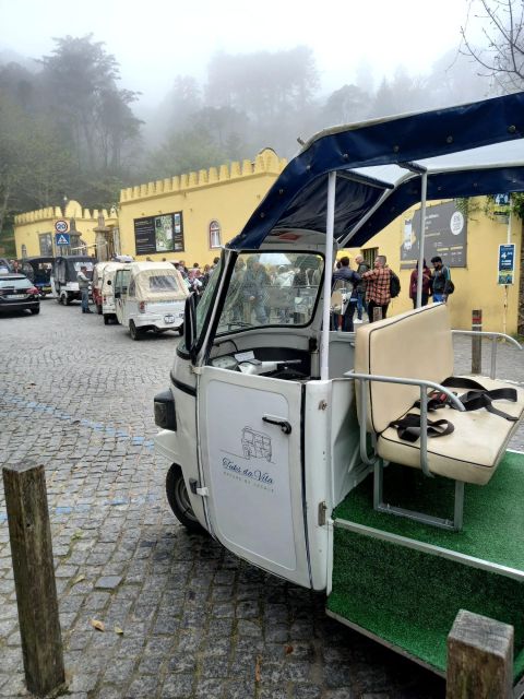 Sintra:1 hour tuk tuk experience to Pena Palace(3 monuments) - Key points to know before booking