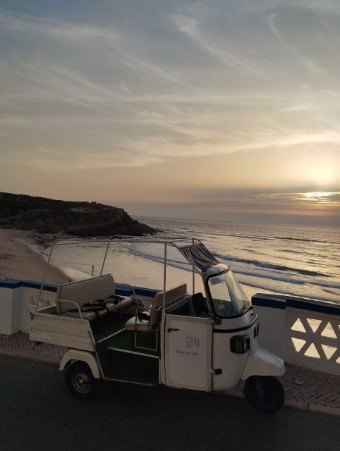 Sintra:1 hour tuk tuk experience to Pena Palace(3 monuments) - The guide makes the difference