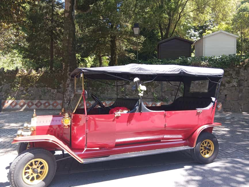 Sintra: Mountain tour by vintage TukTuk - Biester Palace and Park, a less familiar stop