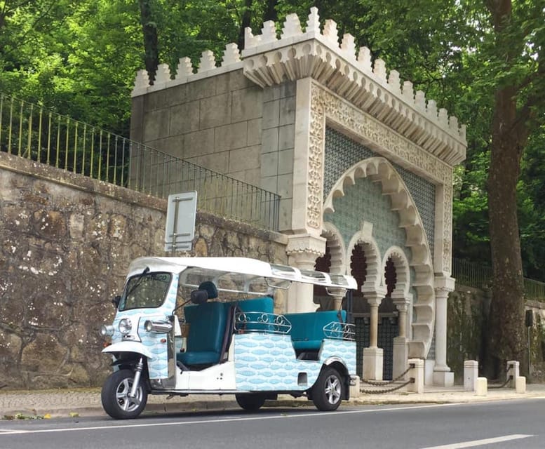 Sintra: Private Sightseeing Tuk Tuk Tour - Fonte da Sabuga and the first views