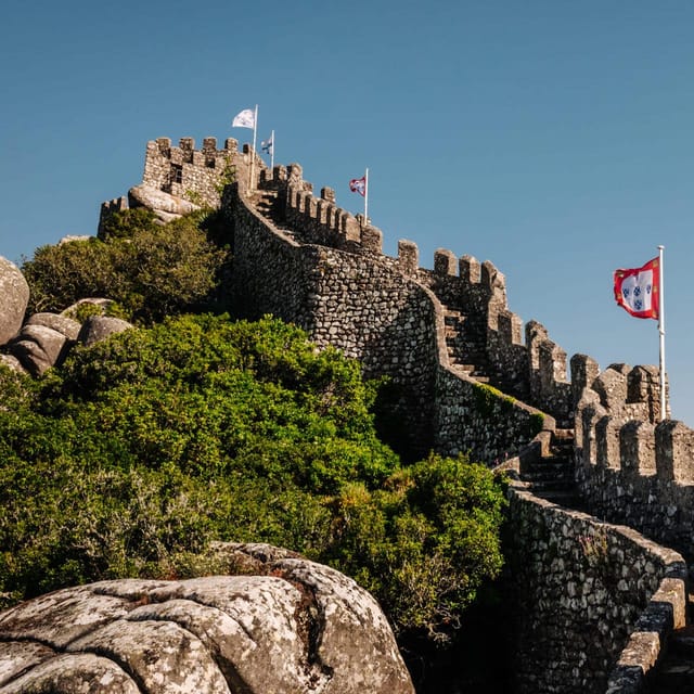 Sintra: Private Sightseeing Tuk Tuk Tour - Pena Palace and the Castle of the Moors