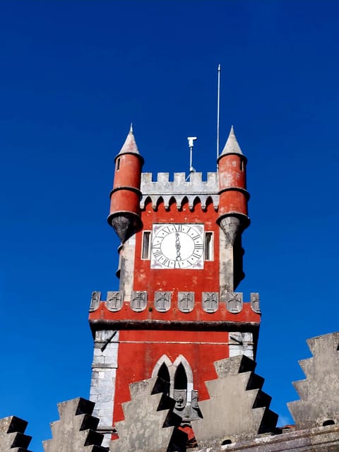 Sintra: private tuk tuk tour of the mountains and palaces - Starting beside Sintra station at Café Saudade