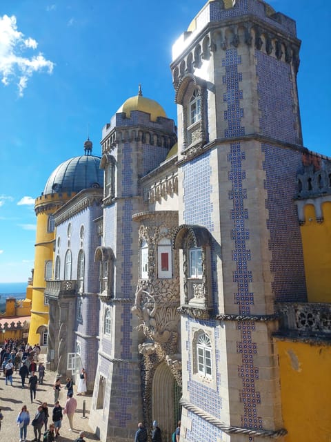 Sintra: private tuk tuk tour of the mountains and palaces - Chalet do Relógio and the smaller details