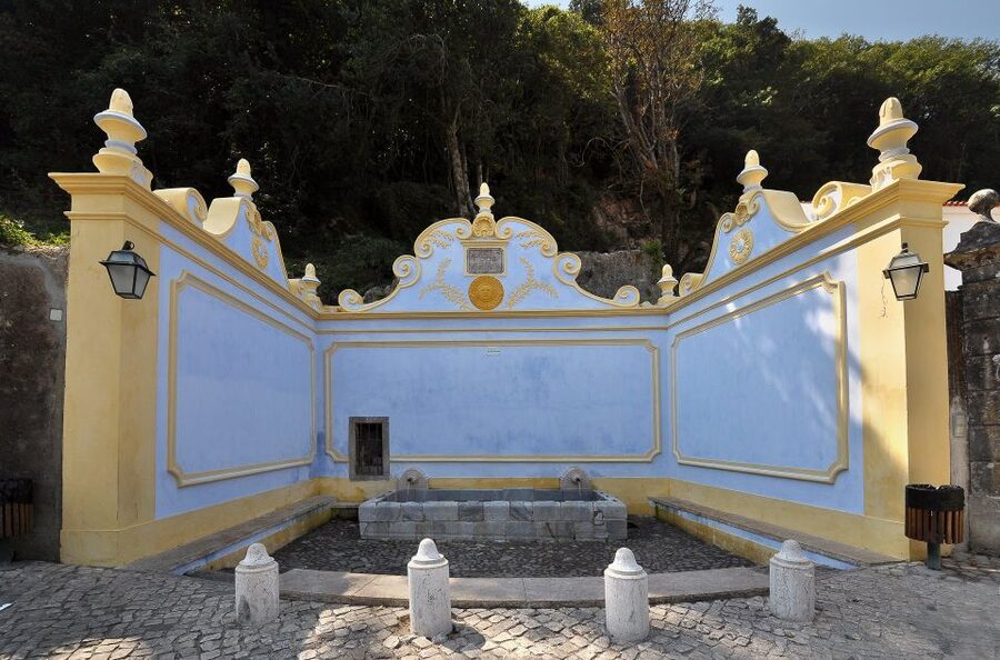 Sintra: -Sintra Sightseeing Tour With Tuk Tuk (1hr) - Pena Palace and its gardens