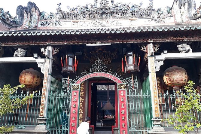 Small-group Saigon City Tour: 3-Hour Cyclo Ride to Hidden Stories - Pickup, timing, and meeting details