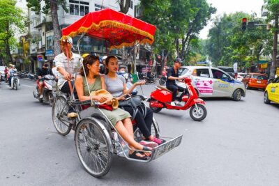 Small-Group Street Food Cyclo Tour of Hanoi Old Quarter