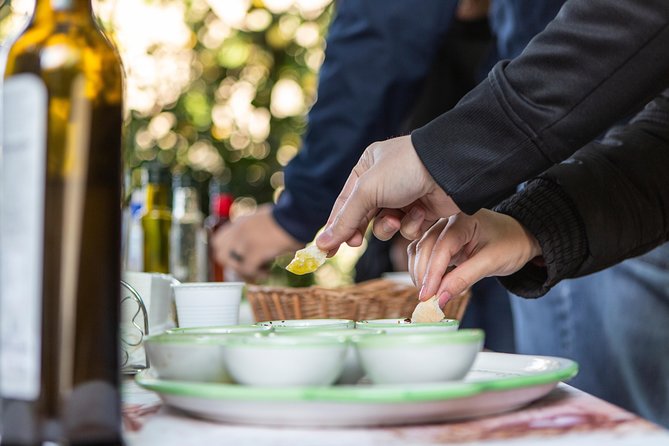 Sorrento Farm by Tuk Tuk: Cheese, Limoncello & Hands-On Pizza - Watching caciotta and treccia become real food