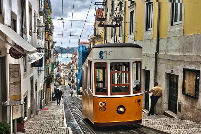 Special Guided Tour of Tuk Tuk Lisbon Historic 2 Hours - São Pedro de Alcântara and the turn toward Bairro Alto