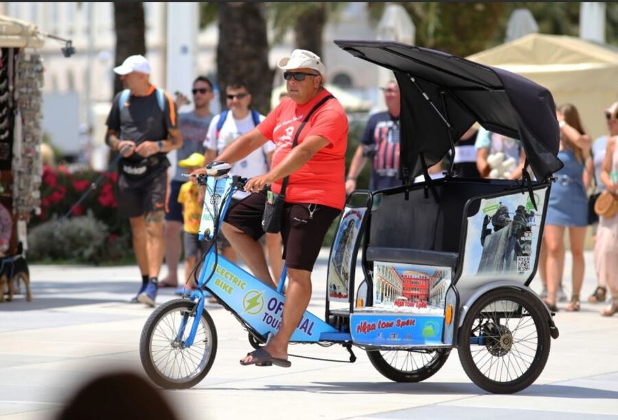 Split Tour in Private Electric Rickshaw - Twenty-five minutes at Bene Beach