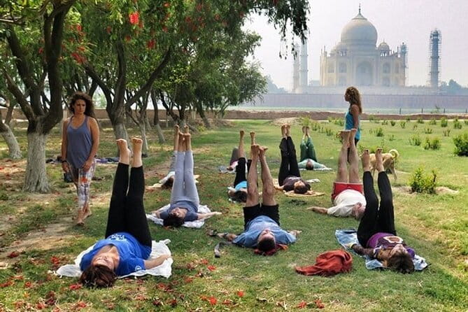 Taj Mahal by Tuk Tuk : A Local-Style Adventure - Shopping is part of the local-style format
