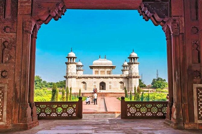 Taj Mahal Half Day Tour by Tuk Tuk - Agra Fort and the Mughal court