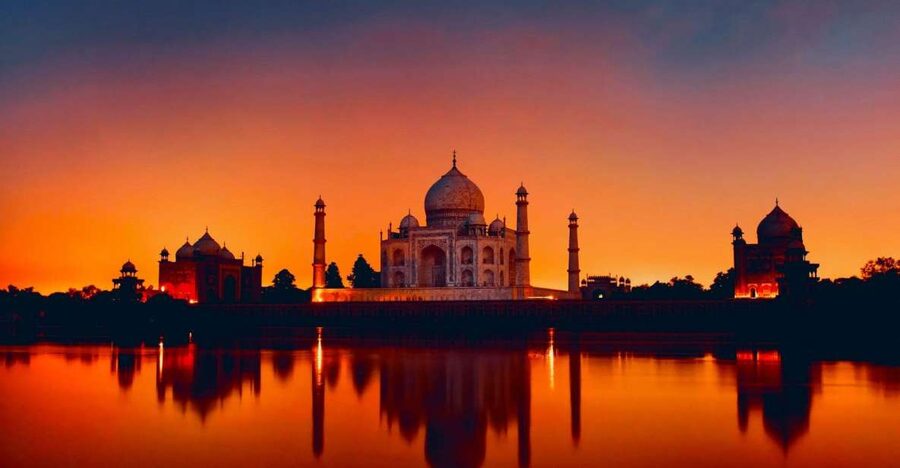 Taj Mahal Sunset Tour By Tuk Tuk with Private Guide - Entering the Taj Mahal after the battery shuttle