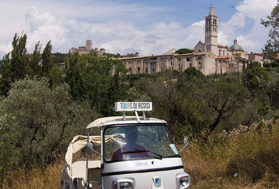 The Life of Saint Francis Tour by Tuk Tuk: English & Spanish - Ending at the Basilica of St. Francis