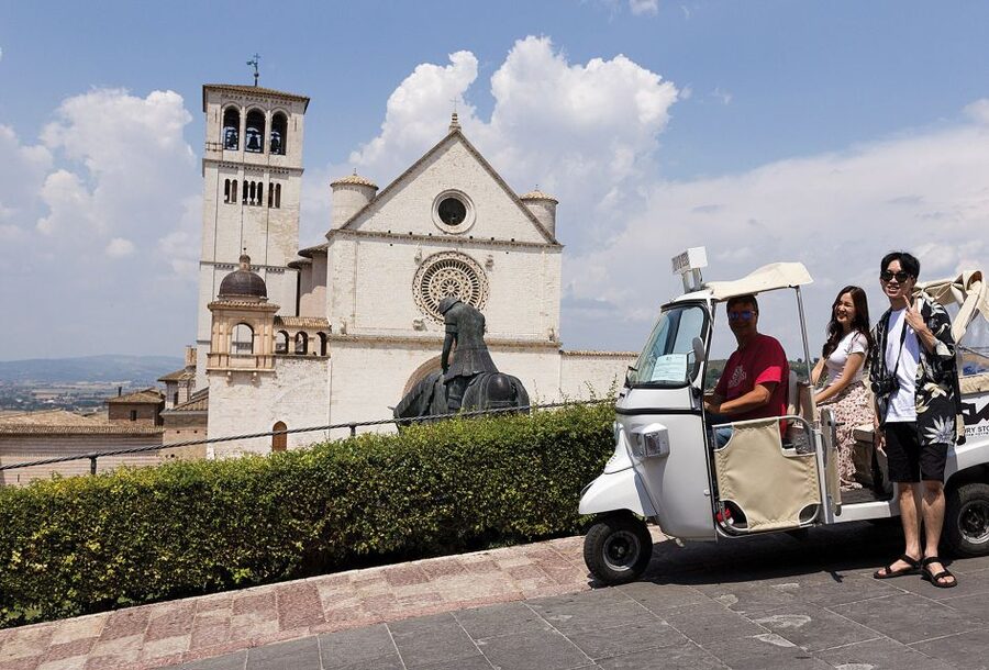 The Life of Saint Francis Tour by Tuk Tuk: English & Spanish - Starting at Chiesa Nuova, where Francis was born