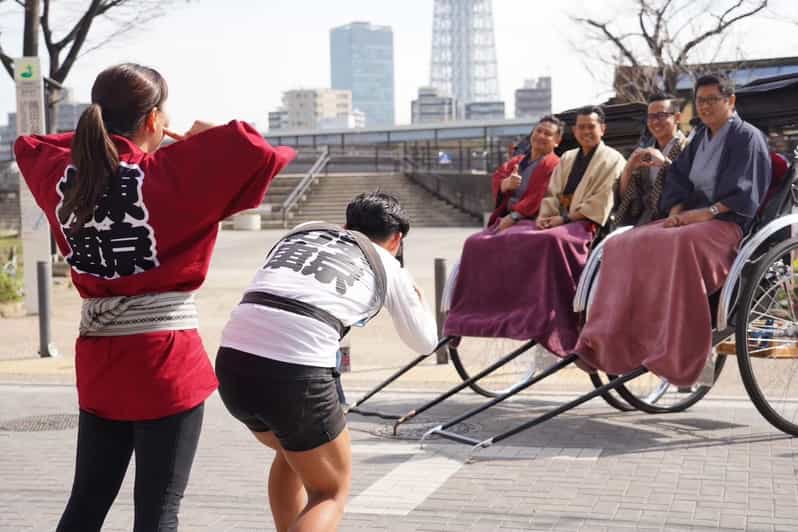 Tokyo: Asakusa tour by rickshaw - Seeing Asakusa from a rickshaw seat