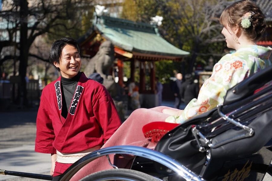 Tokyo: Asakusa tour by rickshaw - Comfort, weather, and access