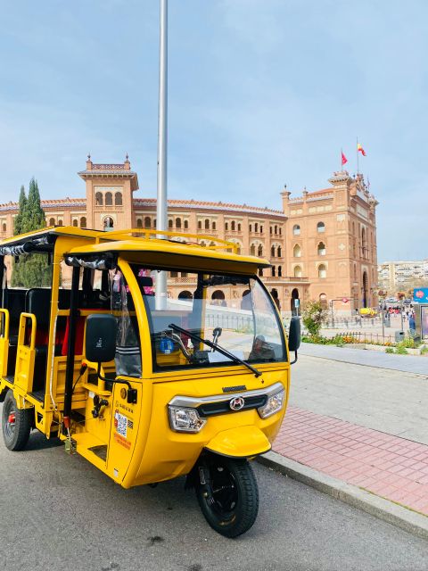 Tour en Tuk Tuk por lo mejor de Madrid - Plaza de la Villa and Mercado de San Miguel