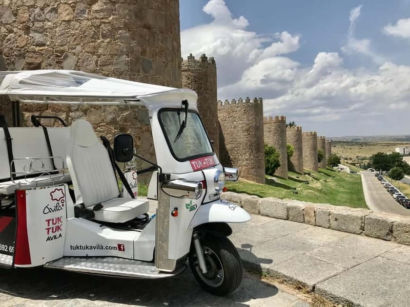 TOUR GUIADO EN TUK TUK POR AVILA 1 HORA - Through four of Ávila’s nine gates