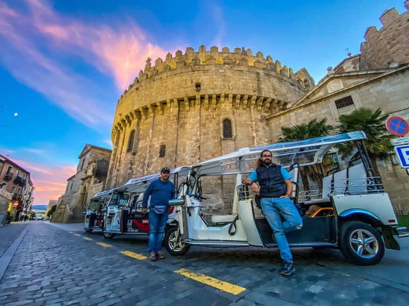 TOUR GUIADO EN TUK TUK POR AVILA 1 HORA - Starting on Calle San Segundo