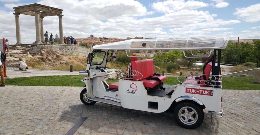 Tour Guiado En Tuk Tuk Recorre Avila De La Forma Mas Comoda - Key points to know before you book