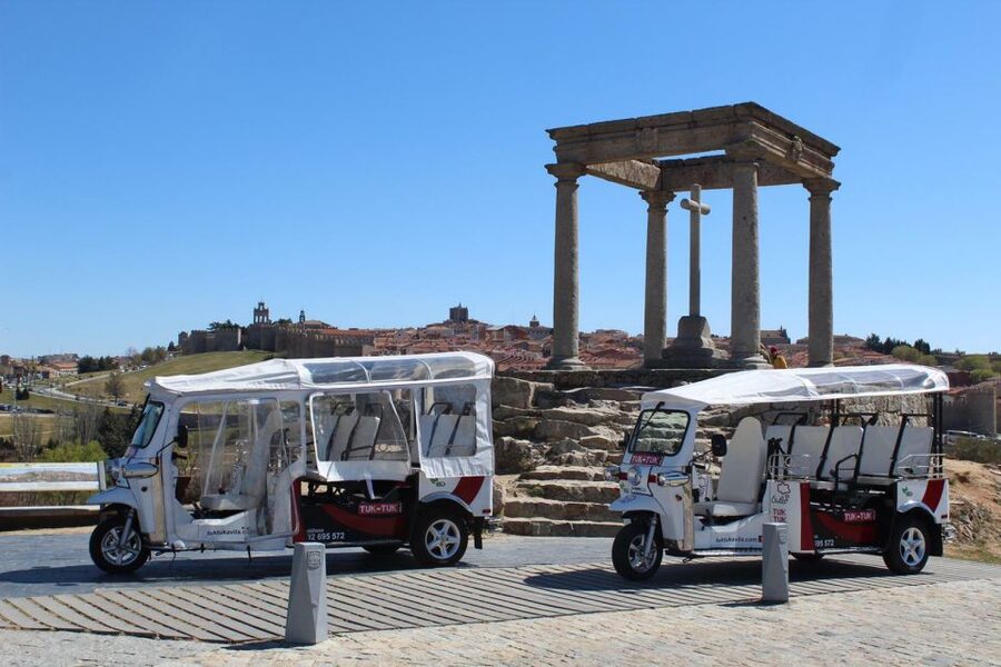 Tour Guiado En Tuk Tuk Recorre Avila De La Forma Mas Comoda - Who should book this Avila tuk tuk tour?