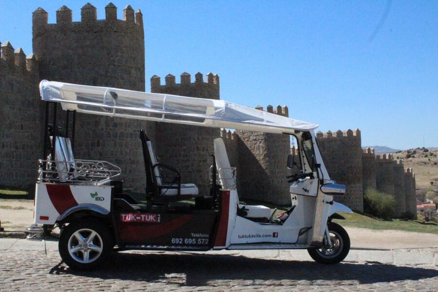 Tour Guiado En Tuk Tuk Recorre Avila De La Forma Mas Comoda - The route through Avila’s monumental center