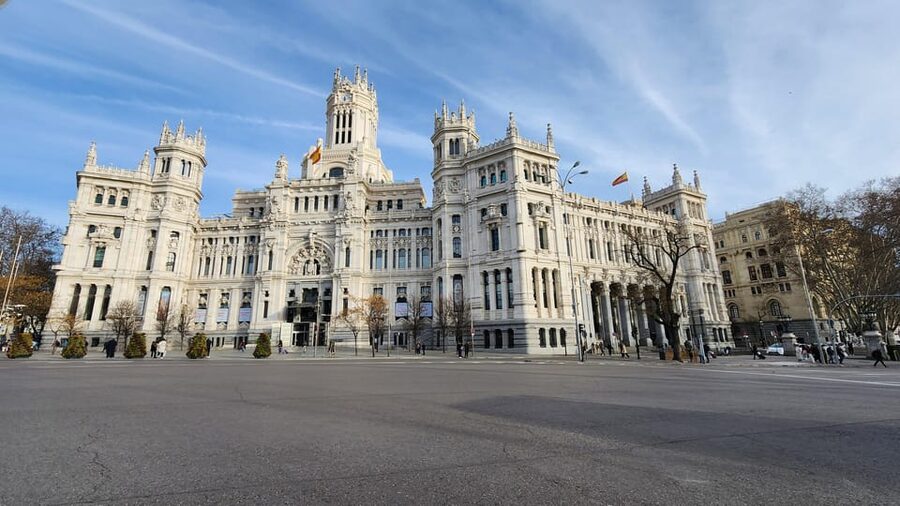 Tour Madrid: Secrets in a Electric Tuk Tuk - Why a tuk tuk works well in Madrid