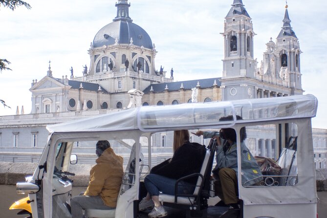 Tour of Castizo Madrid with a private guide in a yellow Tuk-Tuk - Why this tuk-tuk ride works well on your first day