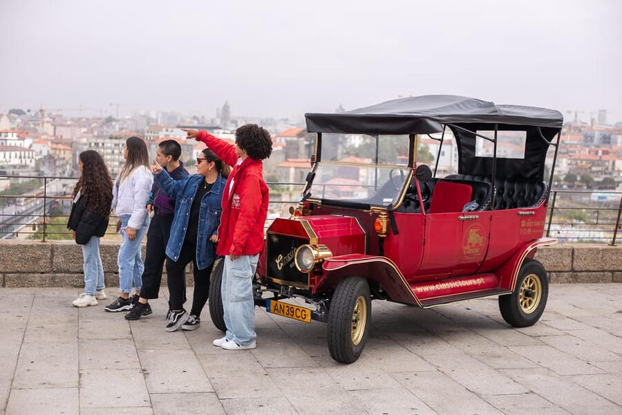 Tour Porto: Classic Adventure in Electric Tuk Tuk - The Luís I Bridge from below and above