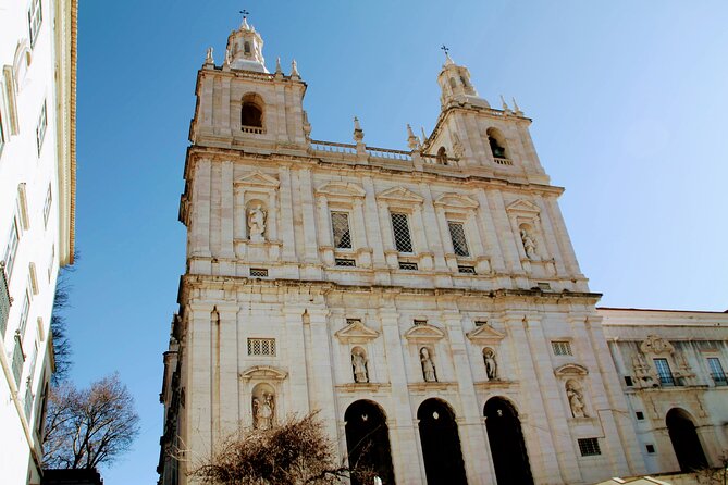 Tour TukTuk 3 hours Lisbon Free Pick-up - Lisbon Cathedral and the first hilltop views