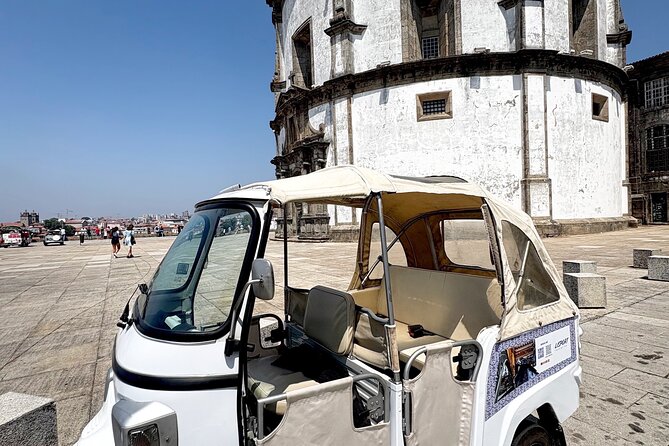 Tours in the Port DE Tuk Tuk - Praça da Batalha and the National Theatre São João