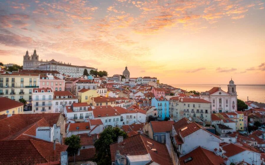 Travel to the Medieval part of Lisbon by Tuk Tuk - Starting at Restauradores Square or Hard Rock Cafe Lisbon