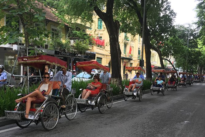 Trishaw Cyclo Tour Hanoi Old Quater Highlights - A gentle ride through Hanoi’s busy center