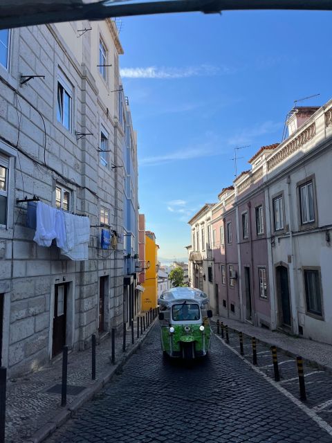 Tuk Tuk Lisbon: 3H00 Lisbon Charms - Key points to know before you book