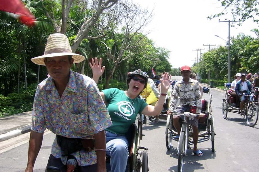 Tuk-Tuk, Longtail-boat and Rickshaw Bangkok jungle Tour - Bang Krachao is green, but not wild jungle