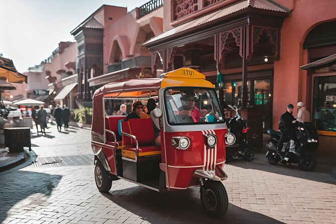 Tuk Tuk Marrakech Private Tour with Pickup - Jemaa el-Fnaa at the heart of the city