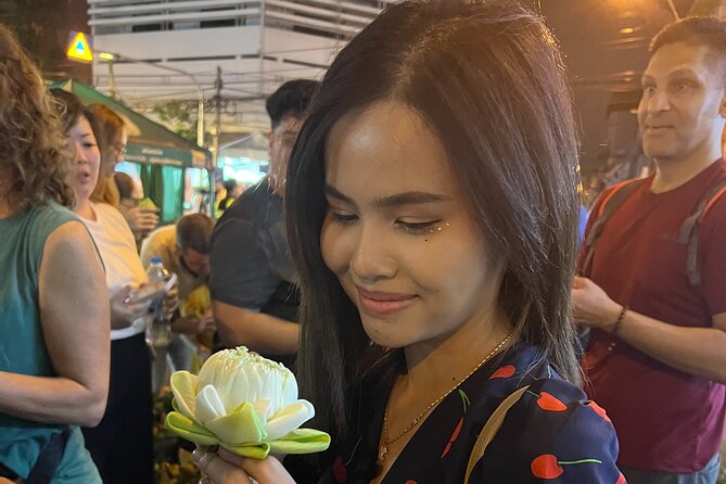 Tuk-tuk Private Tour in Bangkok by Night with Chinatown meal - Grand Palace views after closing time