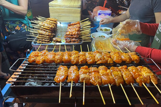 Tuk-tuk Private Tour in Bangkok by Night with Chinatown meal - Wat Pho and the old royal quarter