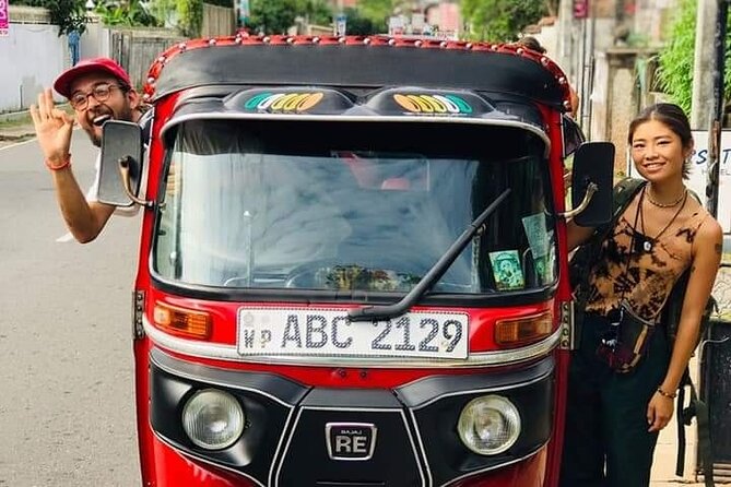 Tuk Tuk Rental in Sri Lanka - Sharing the driving and adding another driver