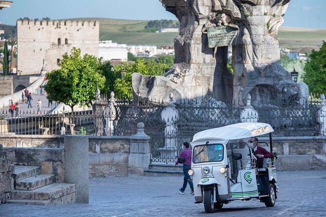 Tuk tuk route through Córdoba - Guides who shape the experience