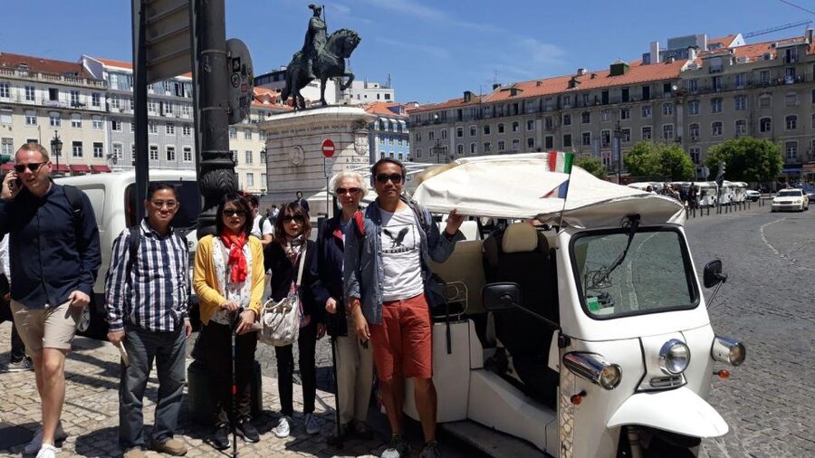 Tuk Tuk Tour historic central Lisbon - Comfort, Access, and Who Should Skip It