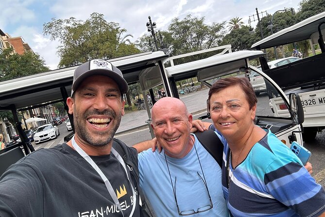 Tuk Tuk Tour in Alicante - Old squares, dark history, and colored mushrooms