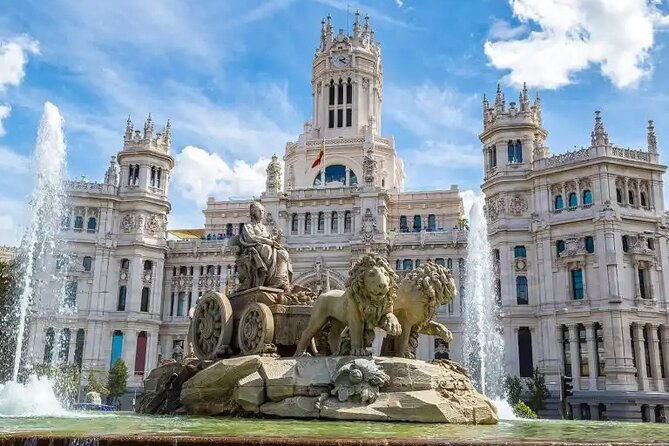 Tuk Tuk Tour Madrid 90 mins - Retiro Park and Madrid’s open spaces