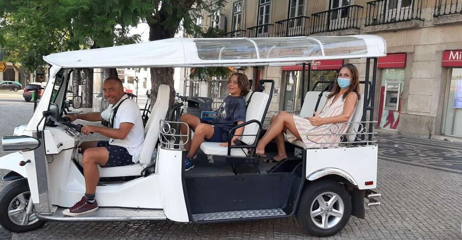 Tuk Tuk Tour of Belem - Jerónimos Monastery in a ten-minute glimpse