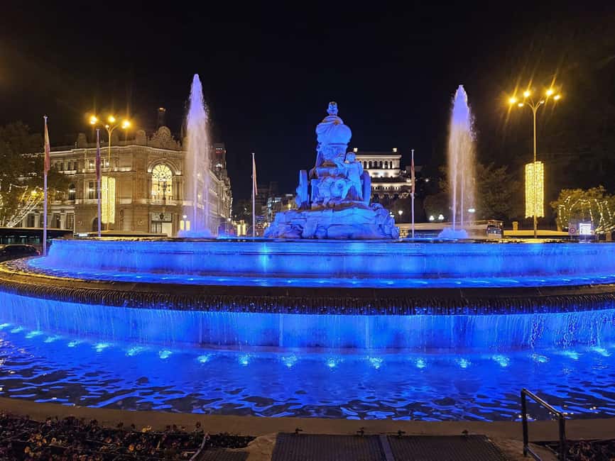 Tuk-tuk Tour: Private tour of downtown Madrid - Use the guide for more than monument facts