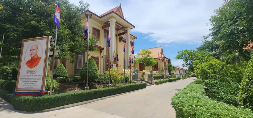 Tuk-Tuk Tour to Silk Island & Udong Mountain - Silk Island and the work behind Cambodian silk